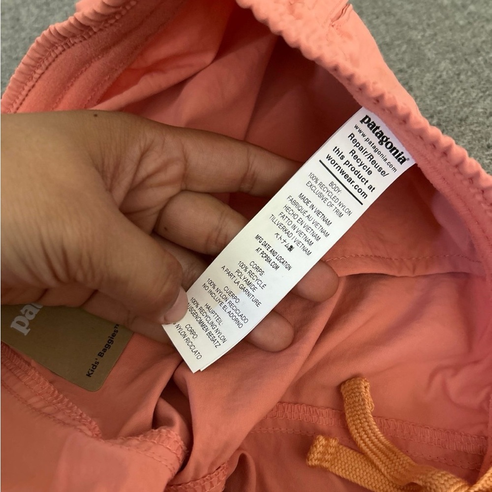 Patagonia Kids' Baggies Shorts 4" - Unlined Peak Pink - Picture 2 of 3
